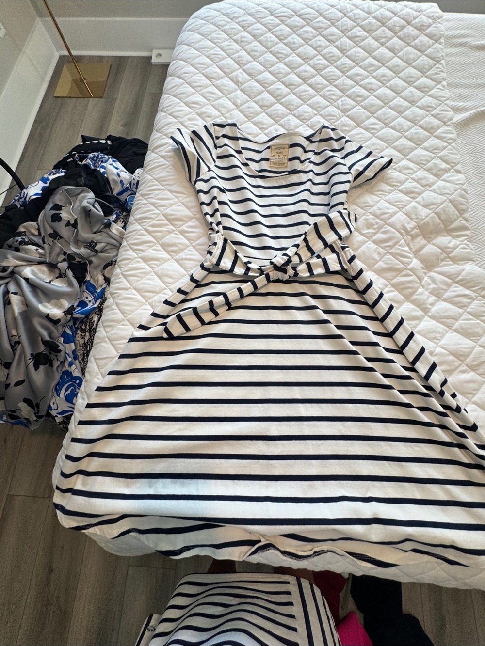 Striped Short Sleeve Tie-Waist Dress - White & Navy